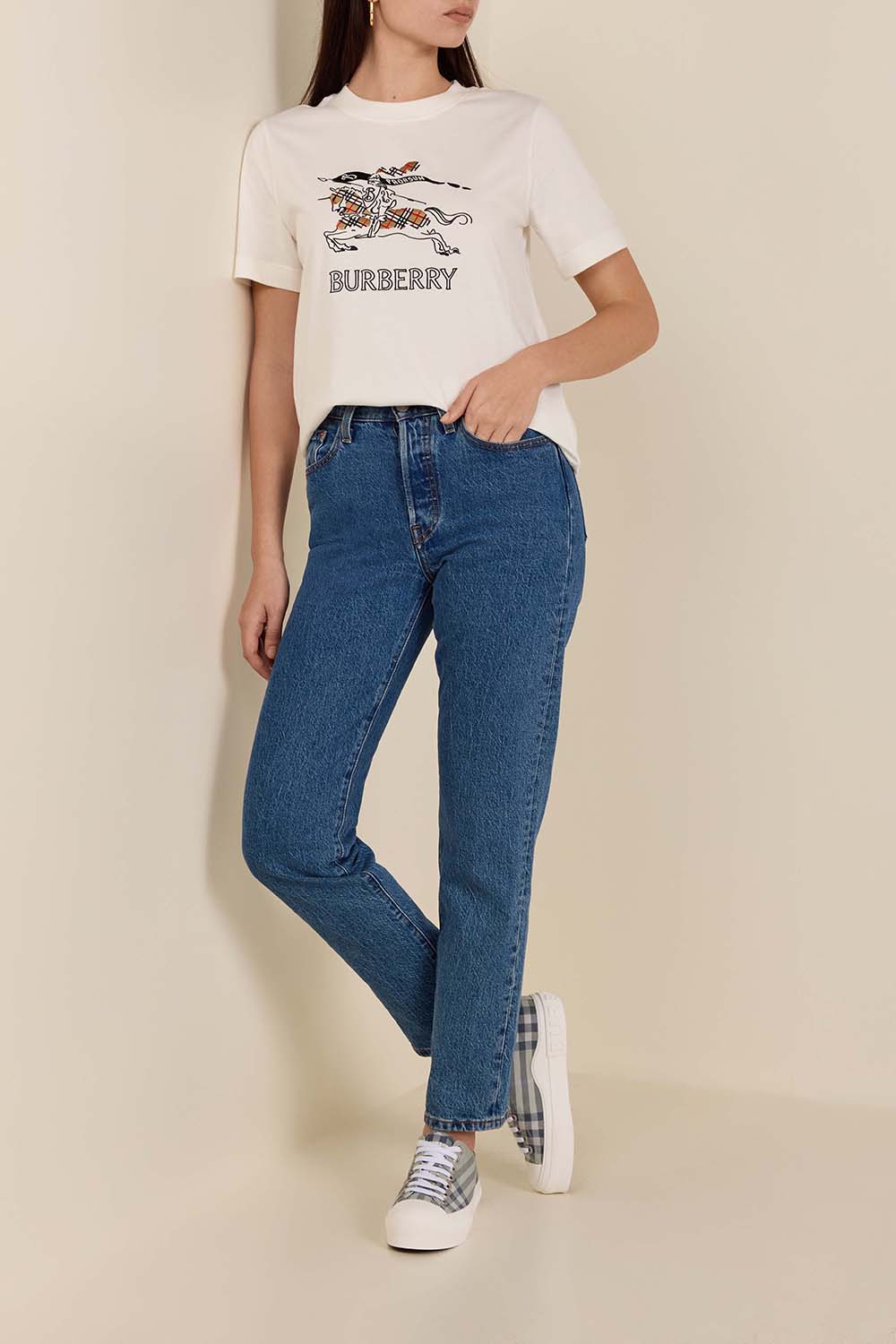 חולצת טי עם רקמת אביר